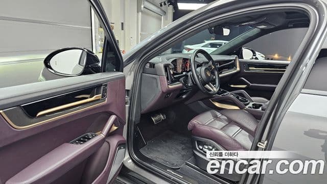Porsche Cayenne (PO536) 3.0 купе, 2024 10