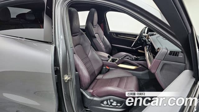 Porsche Cayenne (PO536) 3.0 купе, 2024 12