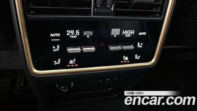 Porsche Cayenne (PO536) 3.0 купе, 2024 18