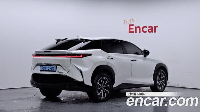 Lexus RZ450e Luxury, 2023 2