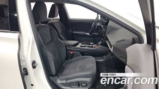 Lexus RZ450e Luxury, 2023 12