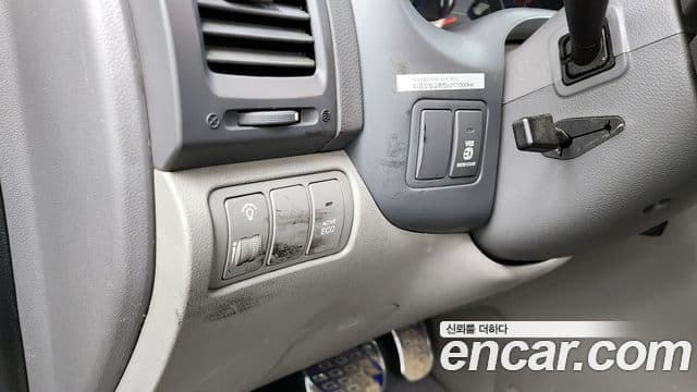 Kia Carnival R R Special, 2011 12