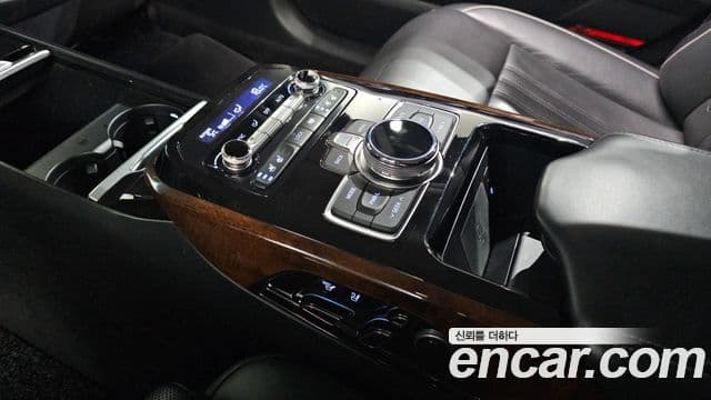 Genesis EQ900 Prestige, 2016 20