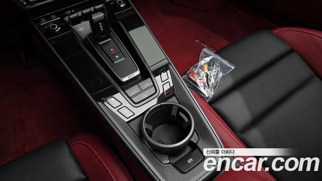 Porsche 911 (992) Carrera 4 кабриолет, 2021 9