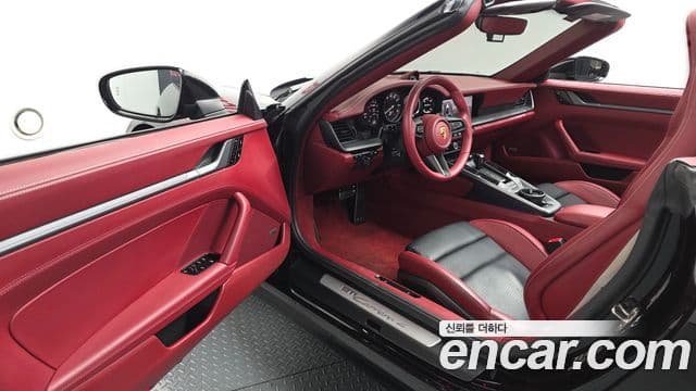 Porsche 911 (992) Carrera 4 кабриолет, 2021 10