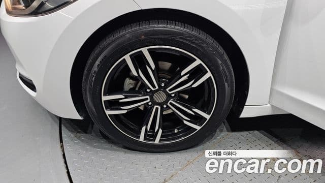 Hyundai Avante AD 1.6 e-VGT Smart, 2017 все фото