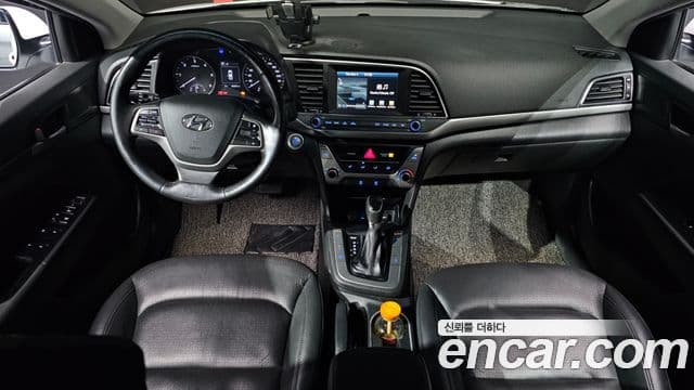 Hyundai Avante AD 1.6 e-VGT Smart, 2017 7