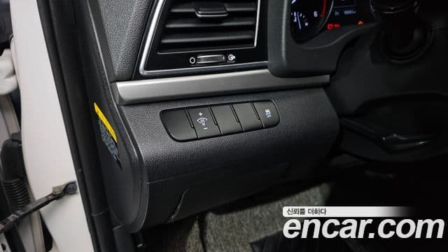 Hyundai Avante AD 1.6 e-VGT Smart, 2017 17