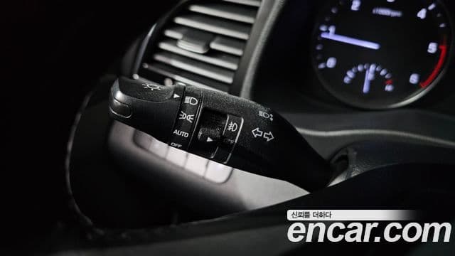 Hyundai Avante AD 1.6 e-VGT Smart, 2017 19