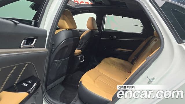 Kia K5 3세대 Signature, 2021 12