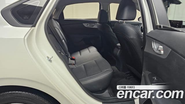 Kia The / новый New K3 2세대 Trendy, 2022 19