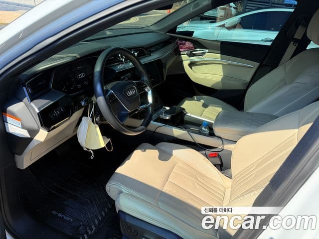 Audi e-Tron 55 Quattro Sportback, 2022 все фото