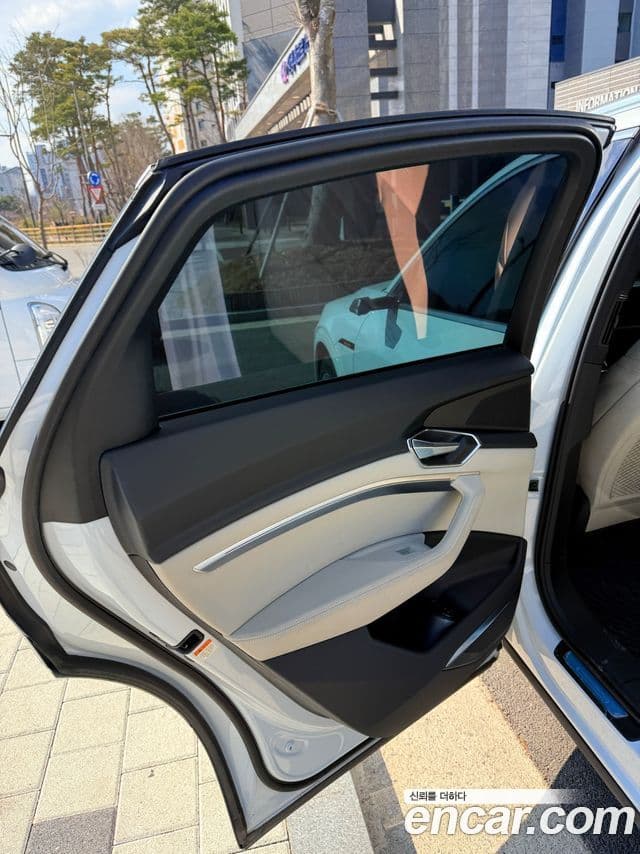 Audi e-Tron 55 Quattro Sportback, 2022 7