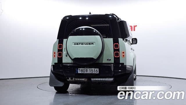 Land Rover Defender (L663) 110 D300 75th Edition, 2023 4