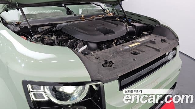 Land Rover Defender (L663) 110 D300 75th Edition, 2023 6