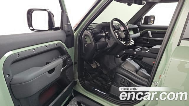 Land Rover Defender (L663) 110 D300 75th Edition, 2023 10