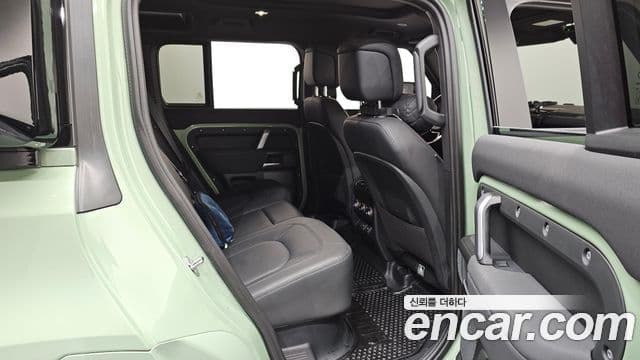 Land Rover Defender (L663) 110 D300 75th Edition, 2023 12