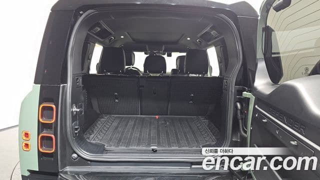Land Rover Defender (L663) 110 D300 75th Edition, 2023 20