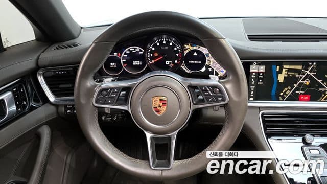 Porsche Panamera (971), 2018 13