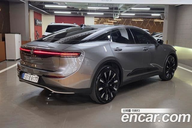 Toyota 크라운 кроссовер 2.4 4WD Dual Boost гибрид, 2026 4