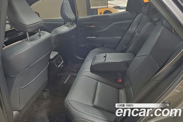 Toyota 크라운 кроссовер 2.4 4WD Dual Boost гибрид, 2026 9