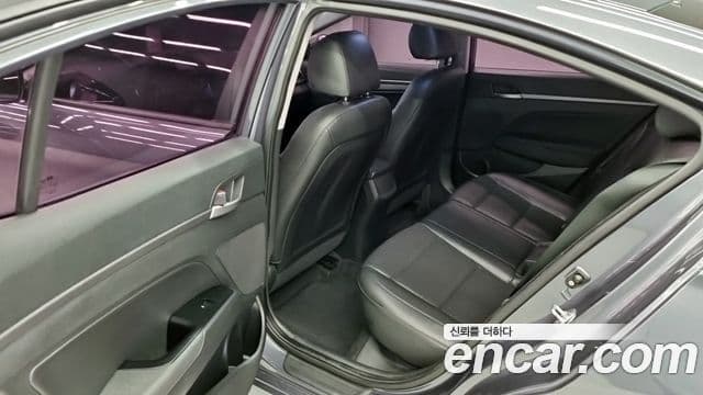 Hyundai Avante AD 1.6 GDI Value Plus, 2017 9