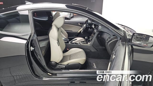Hyundai The / новый New Genesis купе 2.0 экспортная версия, 2013 11