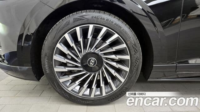 Hyundai Grandeur (GN7) Calligraphy, 2025 все фото