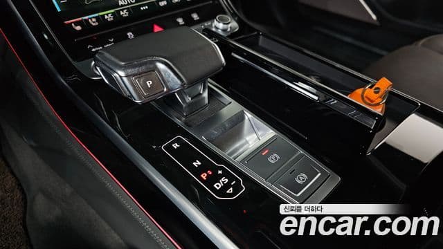 Audi A8 (D5) 55 TFSI Quattro LWB, 2021 9
