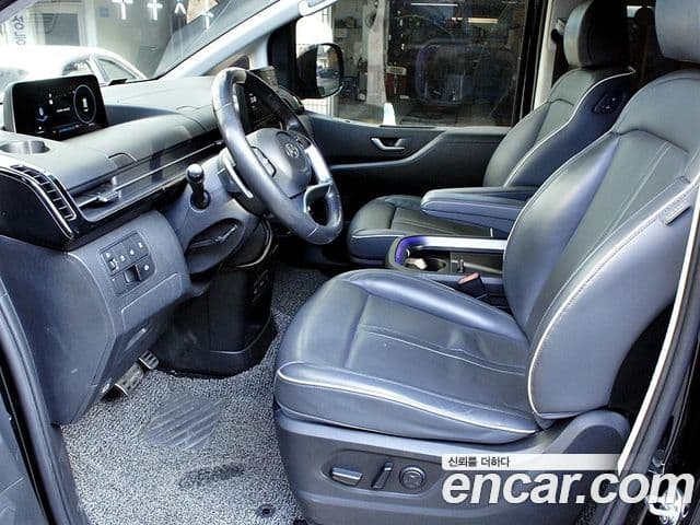 Hyundai Staria Inspiration, 2023 все фото