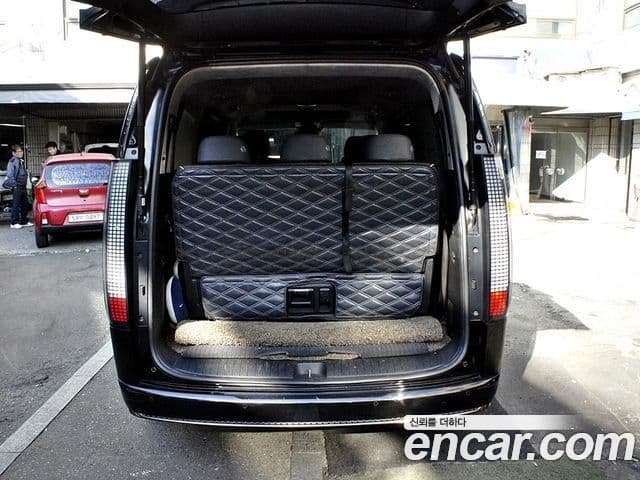 Hyundai Staria Inspiration, 2023 18