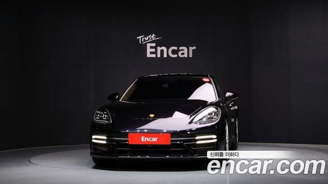 Porsche Panamera (971), 2021 3