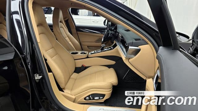 Porsche Panamera (971), 2021 11