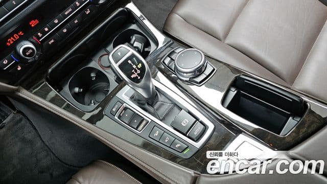 BMW 5시리즈 (F10) 528i xDrive M аэродинамический Special Edition, 2016 9