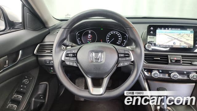 Honda Accord 10세대 1.5 турбо, 2019 13