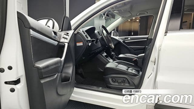 Volkswagen New Tiguan 5N, 2016 10