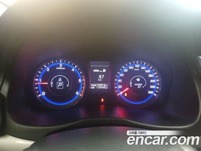 Hyundai i40 살룬 PYL, 2014 12