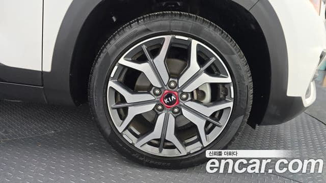 Kia Seltos Signature, 2022 все фото