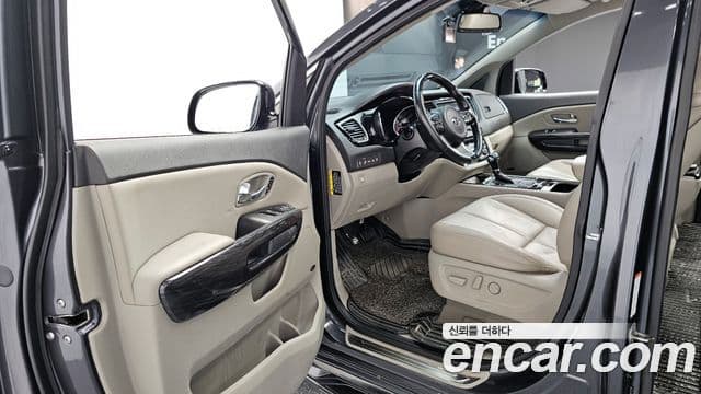 Kia All New Carnival President, 2016 11