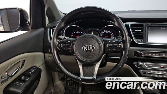 Kia All New Carnival President, 2016 12
