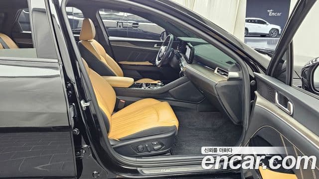 Kia K5 3세대 Signature, 2021 11
