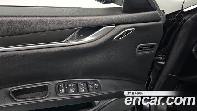 Maserati 기블리 3세대, 2015 18