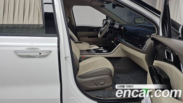 Kia Carnival 4세대 Signature, 2022 11