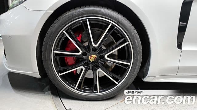 Porsche Panamera (971) 4.0 GTS, 2019 все фото