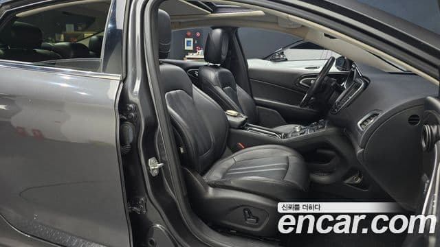 크라이슬러 200 2세대 2.4 C, 2015 10