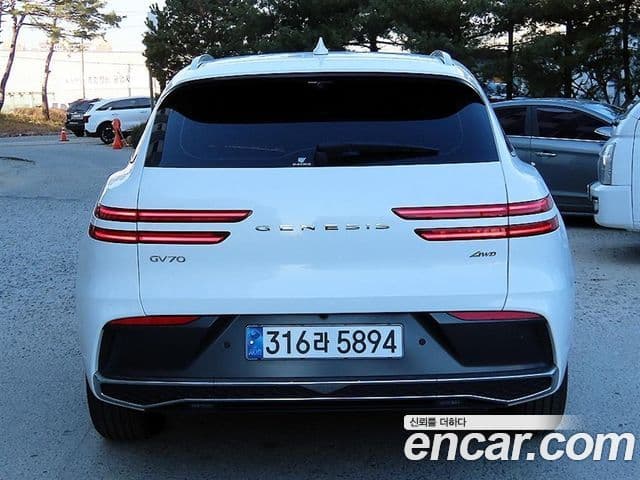 Genesis GV70, 2025 4