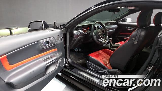 Ford Mustang купе, 2019 10