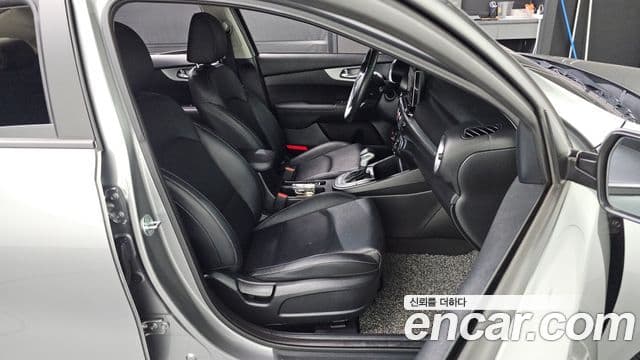 Kia The / новый New K3 2세대 Prestige, 2022 13