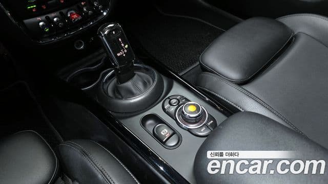 Mini Cooper 클럽맨 2세대, 2020 9