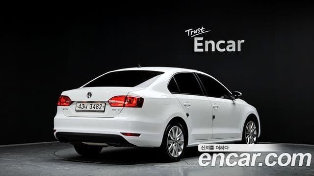 Volkswagen New Jetta 6세대, 2011 2